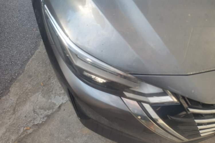 Used Nissan Sylphy 2026 Model 1.6L CVT Genuine Edition Right Front Headlight