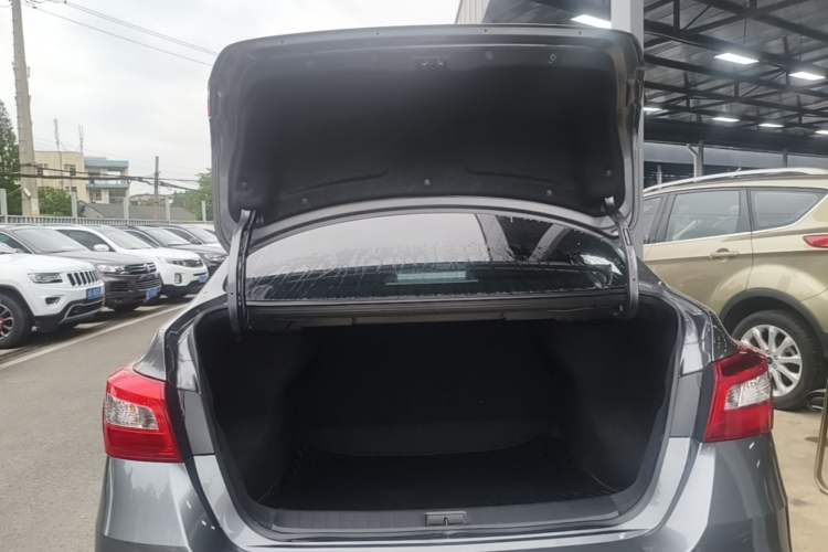 Used Nissan Sylphy 2026 Classic 1.6L CVT Peace of Mind Edition Trunk