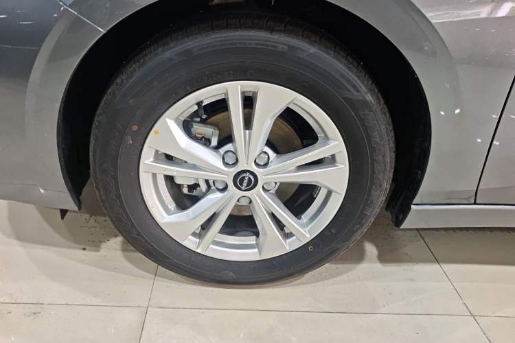 Used Nissan Sylphy 2026 Model 1.6L CVT Worry-Free Edition Exterior 7
