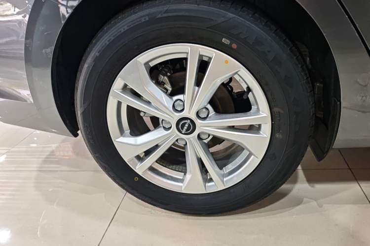 Used Nissan Sylphy 2026 Model 1.6L CVT Worry-Free Edition Exterior 8