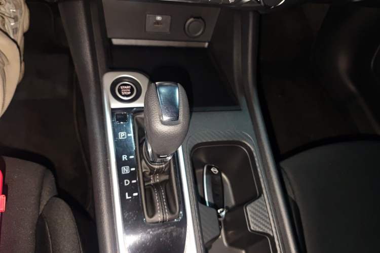 Used Nissan Sylphy 2026 Model 1.6L CVT Worry-Free Edition Gear Lever