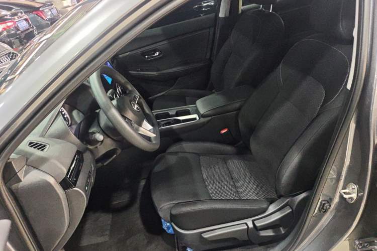 Used Nissan Sylphy 2026 Model 1.6L CVT Worry-Free Edition Left Front Seat