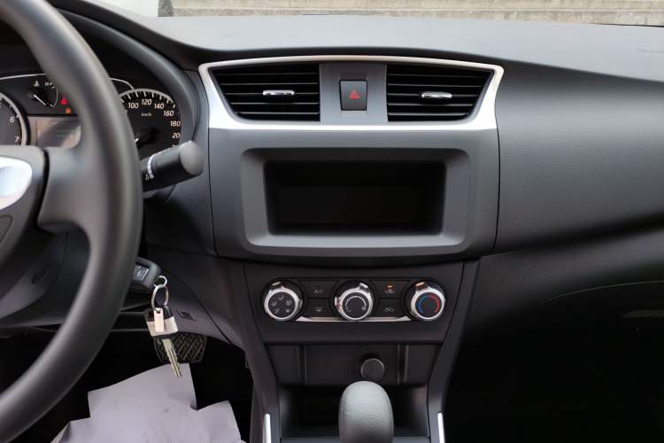 Used Nissan Sylphy 2026 Classic 1.6L CVT Peace of Mind Edition Audio And AC Panel