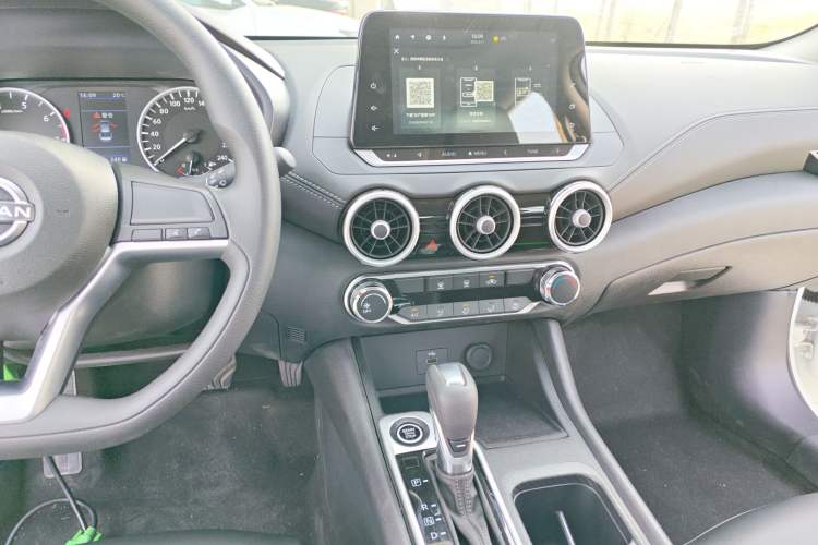Used Nissan Sylphy 2026 Model 1.6L CVT Genuine Edition Audio And AC Panel