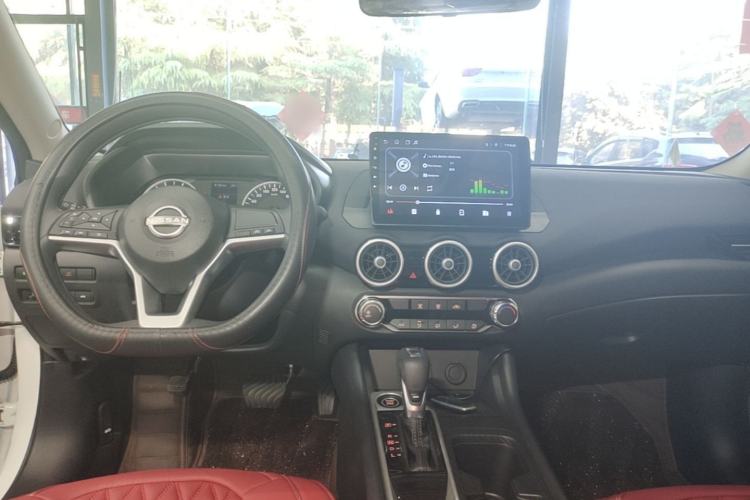 Used Nissan Sylphy 2026 Model 1.6L CVT Worry-Free Edition Center Console