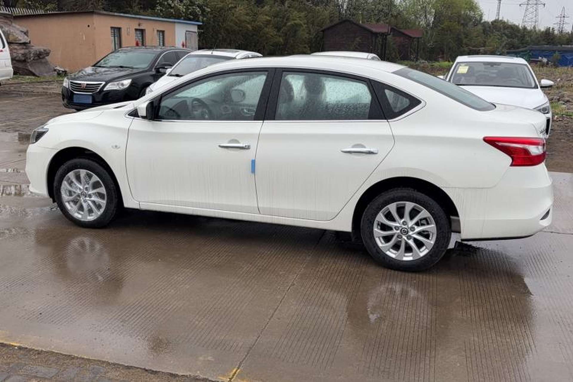 Used Nissan Sylphy 2026 Classic 1.6L CVT XE Comfort Sunroof Edition Exterior 5
