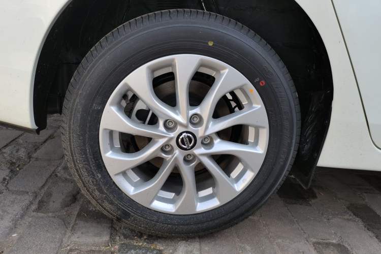 Used Nissan Sylphy 2026 Classic 1.6L CVT Peace of Mind Edition Exterior 5