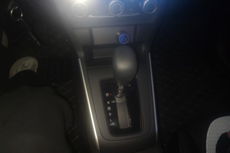 Used Nissan Sylphy 2026 Classic 1.6L CVT Peace of Mind Edition Gear Lever