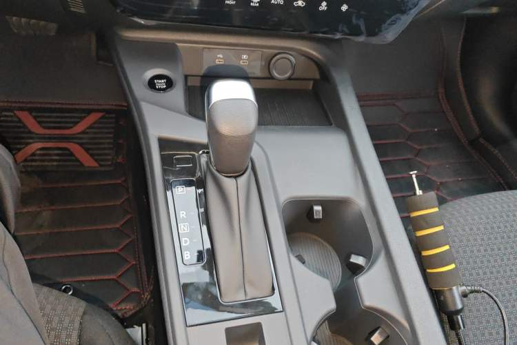 Used Nissan Sylphy 2026 1.6L CVT Technology Edition Gear Lever