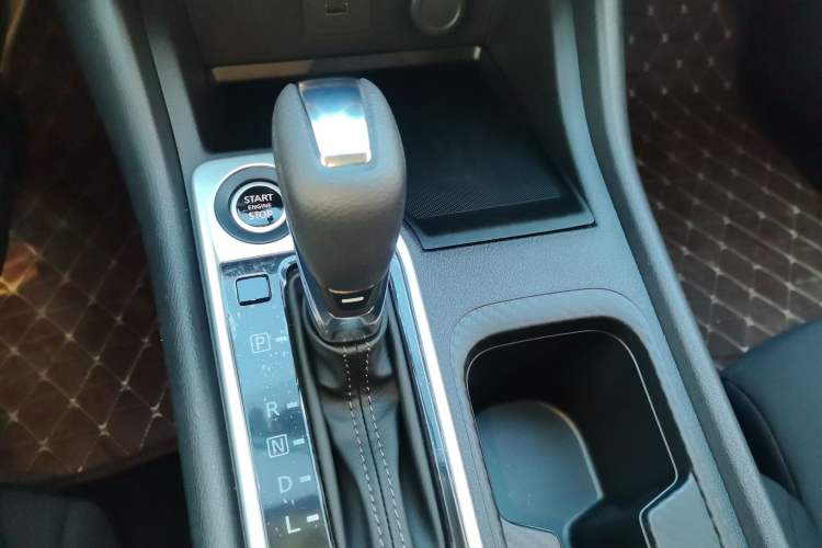 Used Nissan Sylphy 2026 Model 1.6L CVT Worry-Free Edition Gear Lever