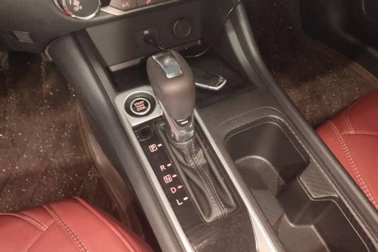 Used Nissan Sylphy 2026 Model 1.6L CVT Worry-Free Edition Gear Lever