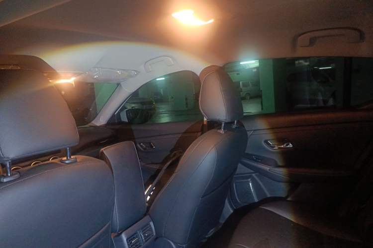 Used Nissan Sylphy 2026 Model 1.6L CVT Worry-Free Edition Headliner