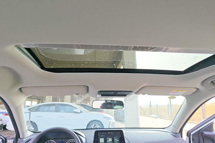 Used Nissan Sylphy 2026 Model 1.6L CVT Genuine Edition Headliner