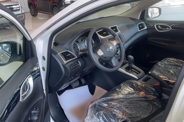 Used Nissan Sylphy 2026 Classic 1.6L CVT XE Comfort Sunroof Edition Interior 2