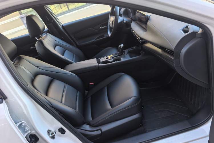 Used Nissan Sylphy 2026 Basic Model Interior 5