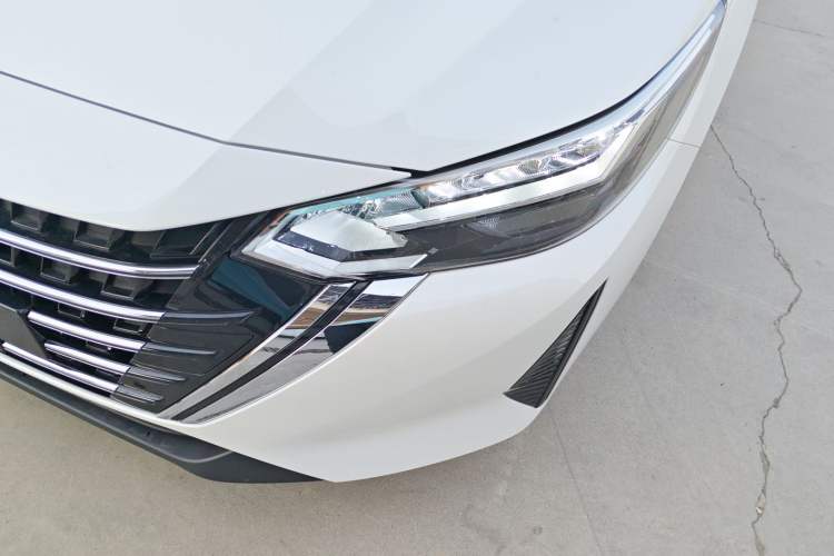 Used Nissan Sylphy 2026 Model 1.6L CVT Genuine Edition Left Front Headlight