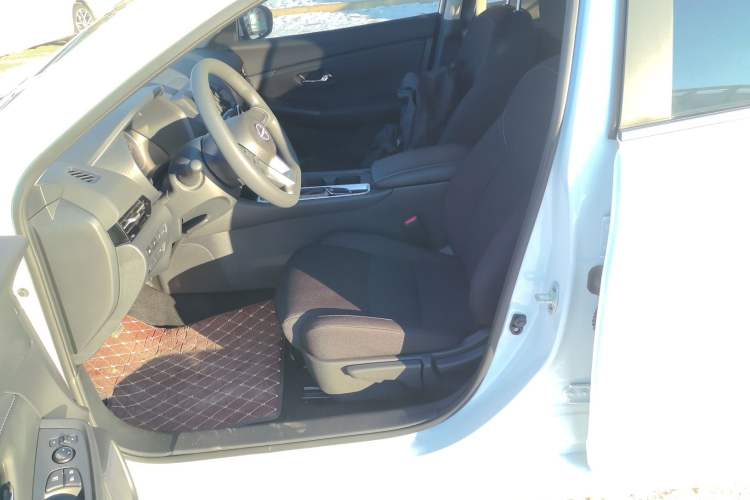Used Nissan Sylphy 2026 Model 1.6L CVT Worry-Free Edition Left Front Seat