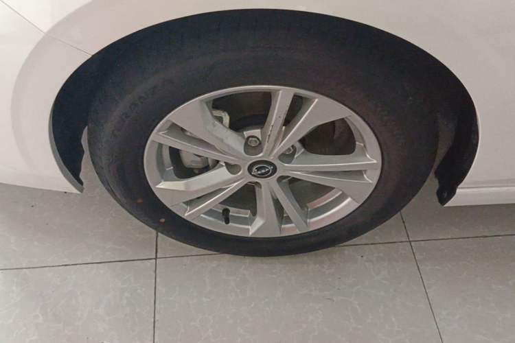 Used Nissan Sylphy 2026 Model 1.6L CVT Genuine Edition Left Front Wheel Hub