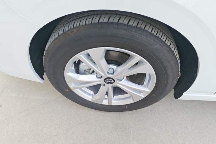 Used Nissan Sylphy 2026 Model 1.6L CVT Genuine Edition Left Front Wheel Hub