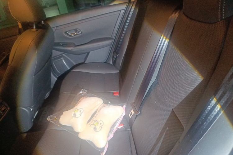 Used Nissan Sylphy 2026 Model 1.6L CVT Worry-Free Edition Left Rear Seat