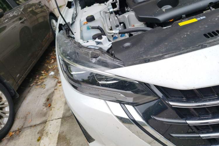 Used Nissan Sylphy 2026 Model 1.6L CVT Enjoyment Edition Right Front Headlight