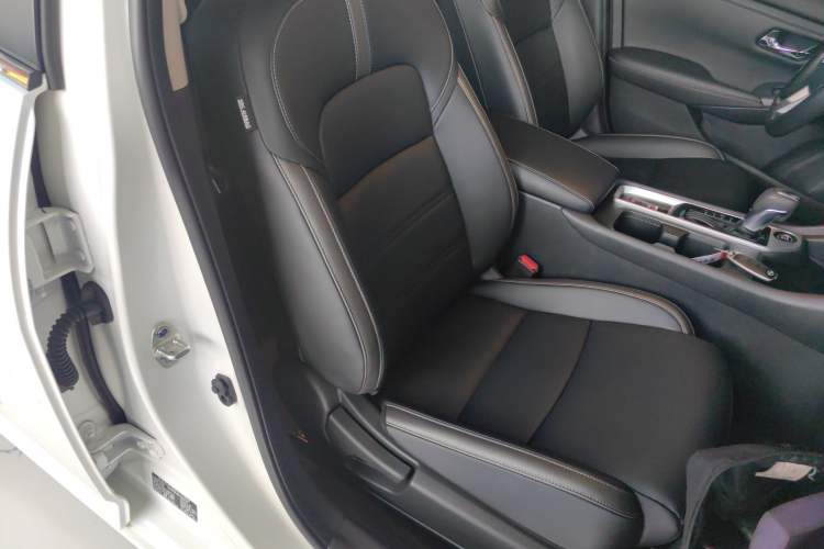 Used Nissan Sylphy 2026 Model 1.6L CVT Genuine Edition Right Front Seat