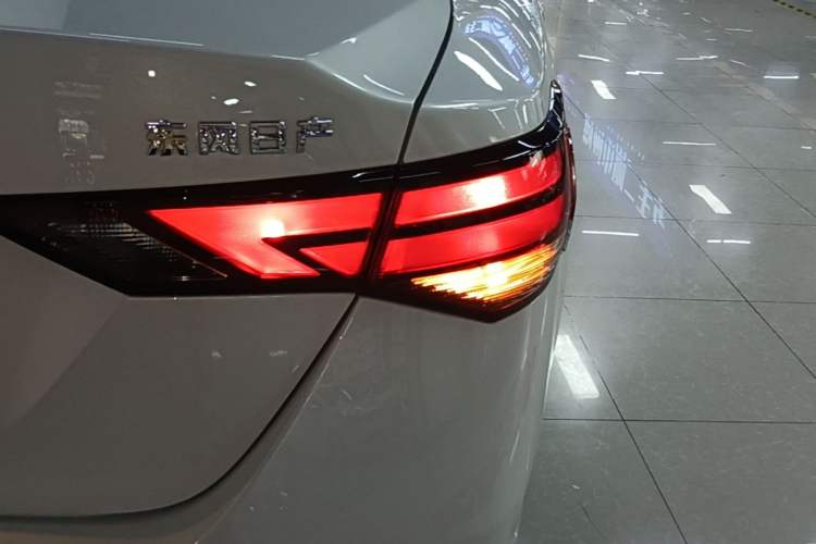 Used Nissan Sylphy 2026 Model 1.6L CVT Genuine Edition Right Rear Taillight