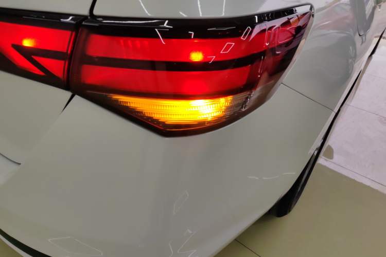 Used Nissan Sylphy 2026 Model 1.6L CVT Worry-Free Edition Right Rear Taillight