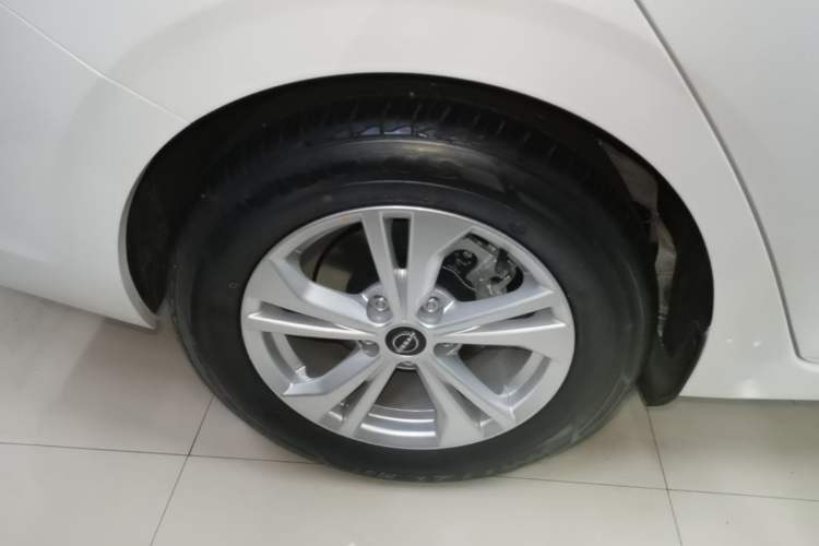 Used Nissan Sylphy 2026 Model 1.6L CVT Genuine Edition Right Rear Wheel Hub