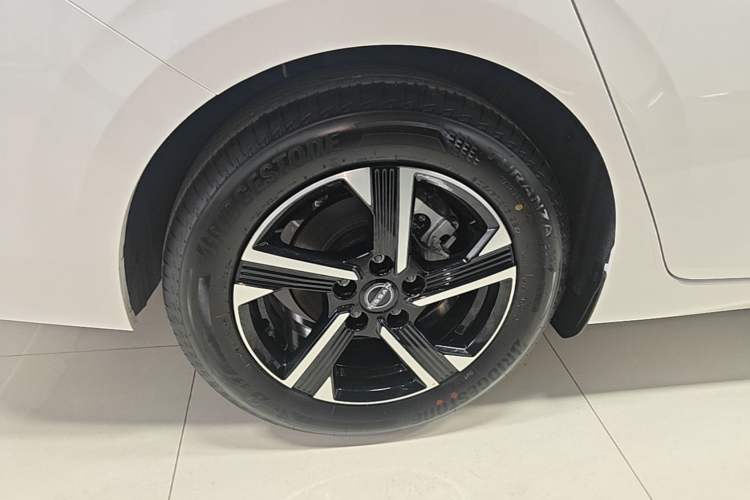 Used Nissan Sylphy 2026 Basic Model Right Rear Wheel Hub