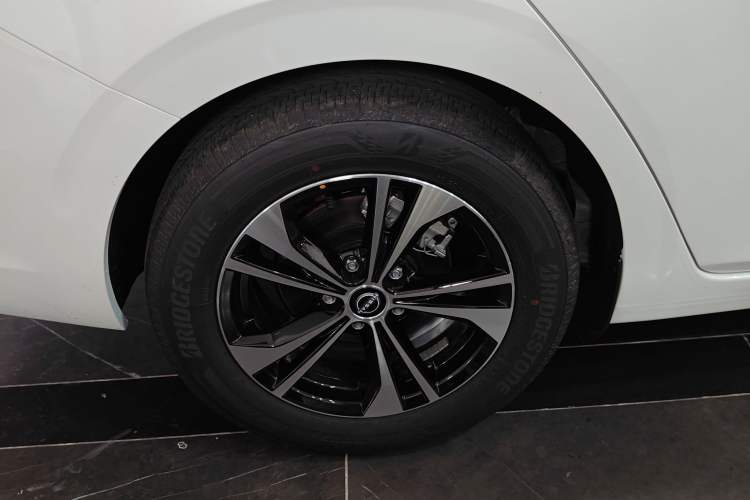 Used Nissan Sylphy 2026 Model 1.6L CVT Enjoyment Edition Right Rear Wheel Hub