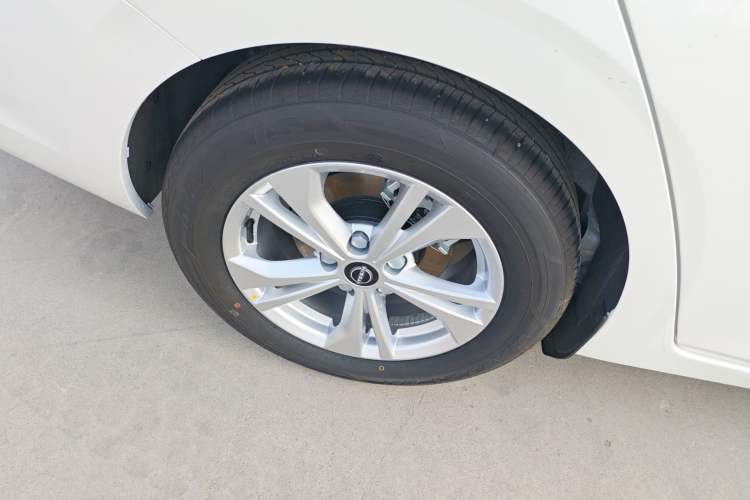 Used Nissan Sylphy 2026 Model 1.6L CVT Genuine Edition Right Rear Wheel Hub