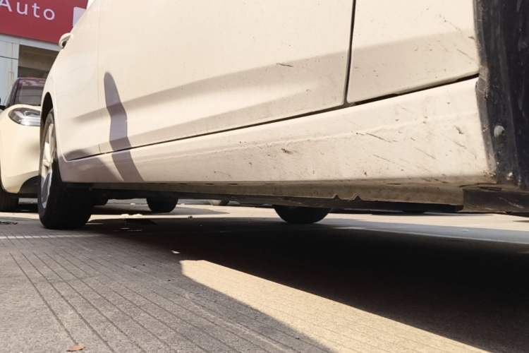 Used Nissan Sylphy 2026 Model 1.6L CVT Worry-Free Edition Right Side Sill