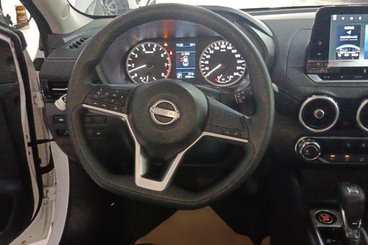 Used Nissan Sylphy 2026 Model 1.6L CVT Genuine Edition Steering Wheel