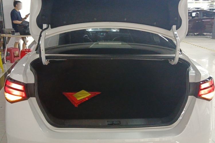 Used Nissan Sylphy 2026 Model 1.6L CVT Genuine Edition Trunk