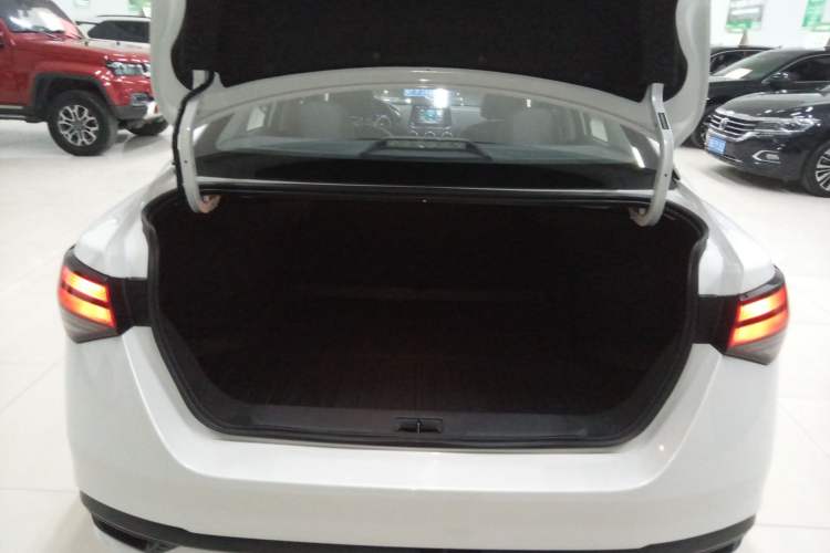 Used Nissan Sylphy 2026 Model 1.6L CVT Genuine Edition Trunk