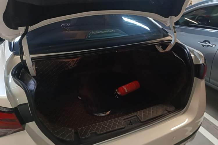 Used Nissan Sylphy 2026 Model 1.6L CVT Enjoyment Edition Trunk
