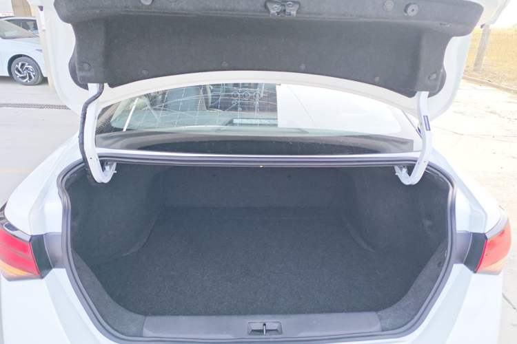 Used Nissan Sylphy 2026 Model 1.6L CVT Genuine Edition Trunk