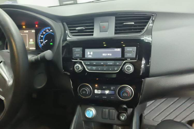 Used Nissan Sylphy EV 2018 ZhiZun Edition Audio And AC Panel