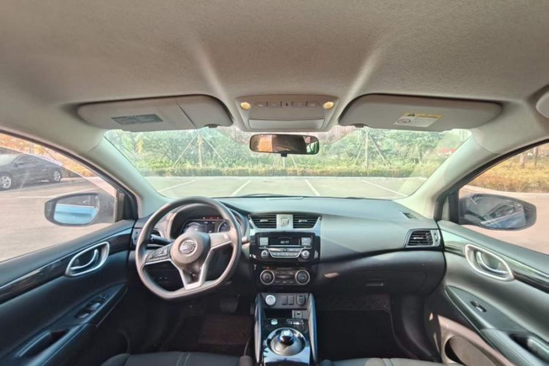 Used Nissan Sylphy EV 2018 Comfort Edition Customized Version Interior 4