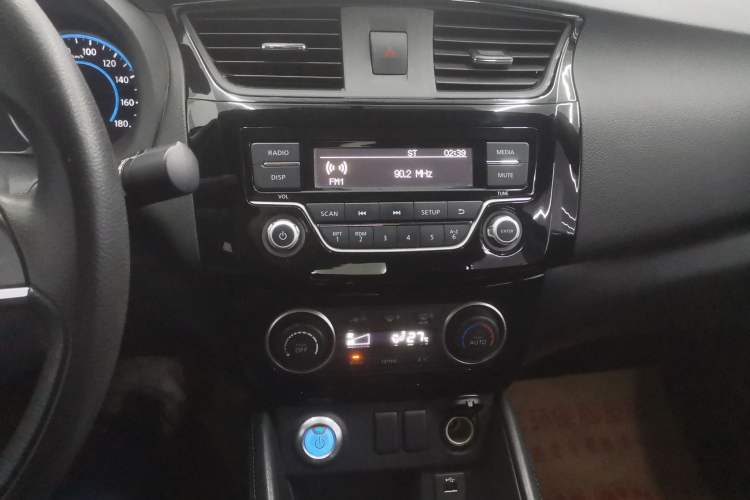Used Nissan Sylphy EV  Audio And AC Panel