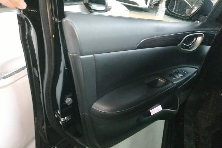 Used Nissan Sylphy EV 2018 Smart Edition Custom Version Interior 7
