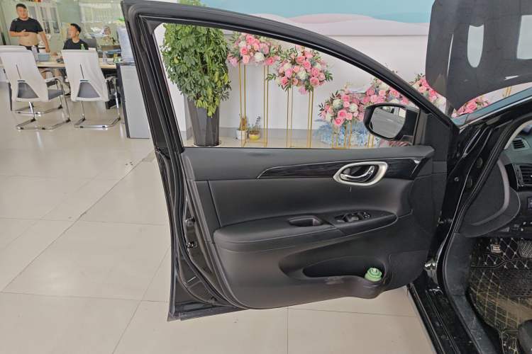 Used Nissan Sylphy EV 2018 Smart Edition Custom Version Interior 7