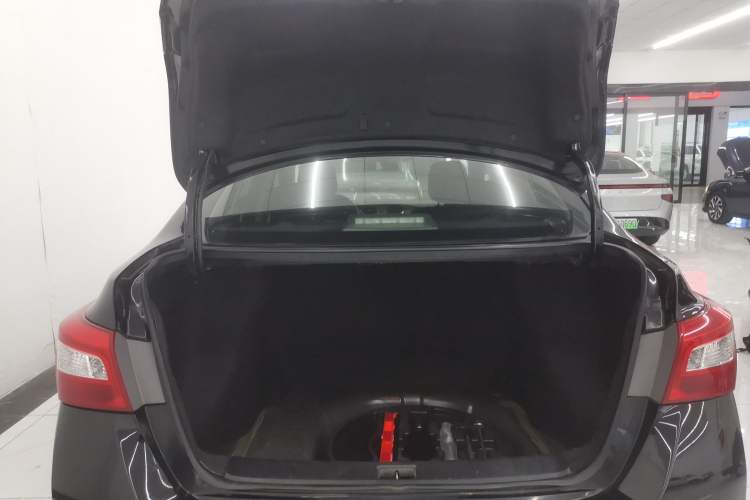 Used Nissan Sylphy EV  Trunk