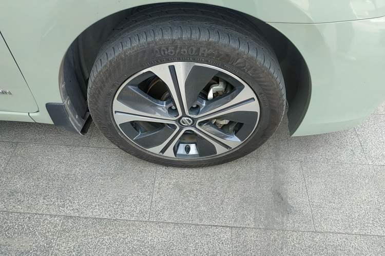 Used Nissan Sylphy EV 2018 ZhiZun Edition Right Front Wheel Hub