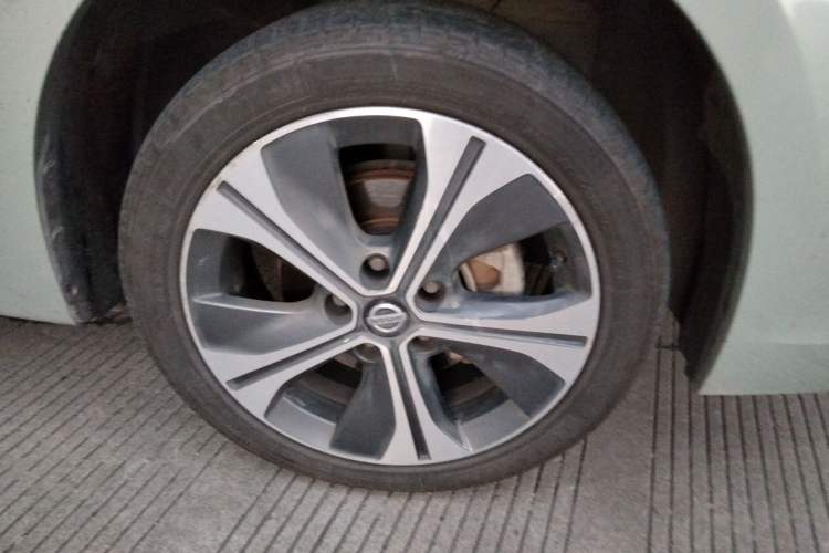 Used Nissan Sylphy EV 2018 ZhiZun Edition Right Front Wheel Hub