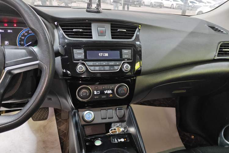 Used Nissan Sylphy EV 2018 Smart Edition Custom Version Audio And AC Panel