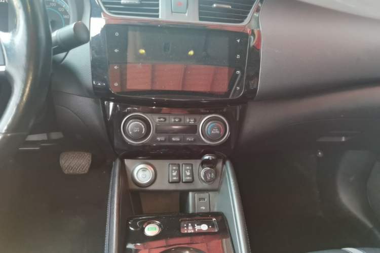 Used Nissan Sylphy EV 2018 ZhiZun Edition Audio And AC Panel