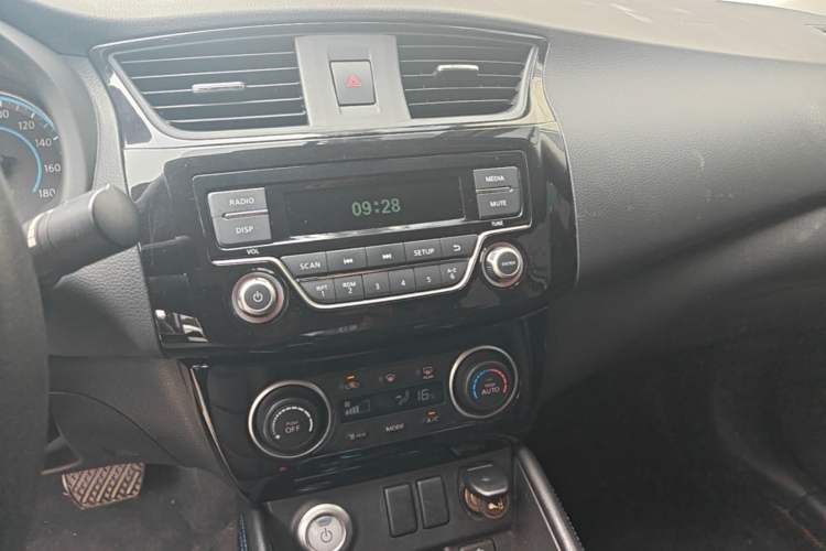 Used Nissan Sylphy EV 2018 Smart Edition Audio And AC Panel