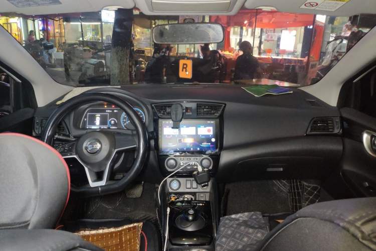 Used Nissan Sylphy EV 2018 Smart Edition Center Console